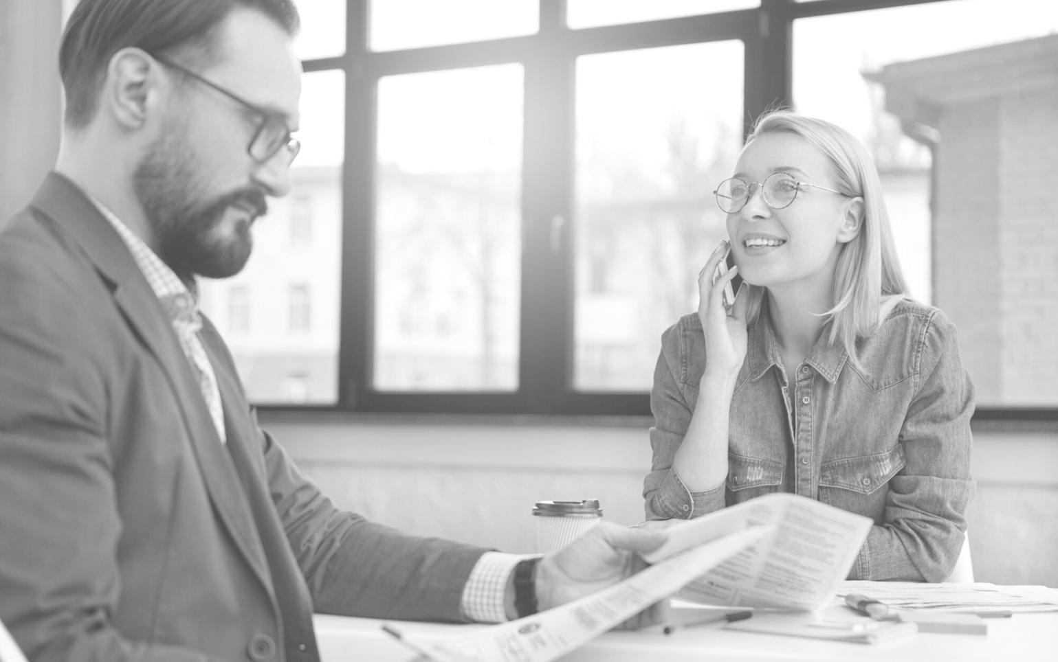 Dashboard financeiro simplificado com métricas essenciais